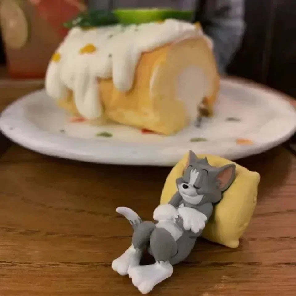 Tom and Jerry | Nostalgic Desk Figurine